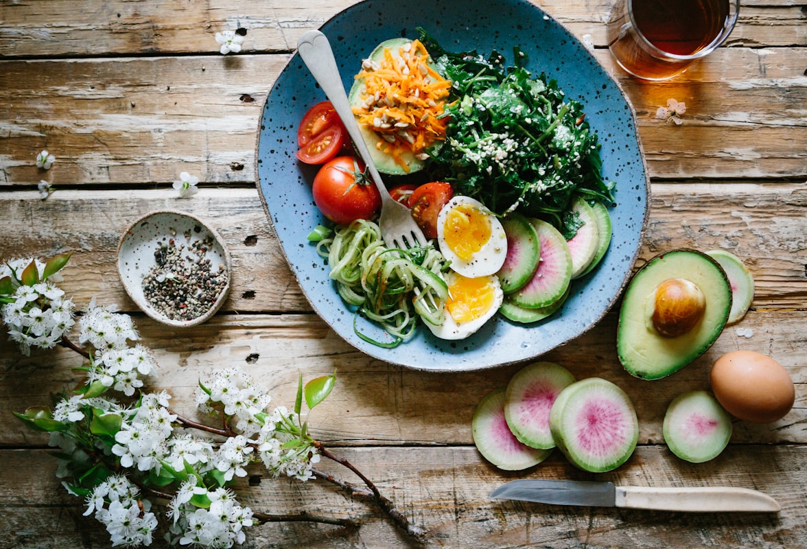 Educational nutrition content and meal planning